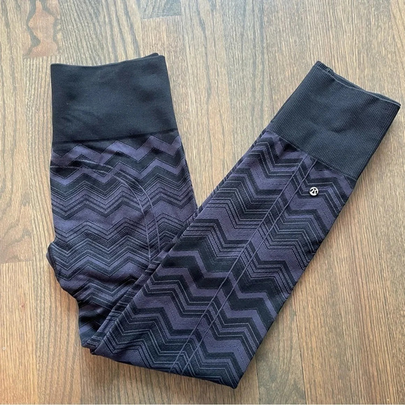 LULULEMON Ebb To Street Pant Chevron Compression Tight size 6 - Picture 6 of 7